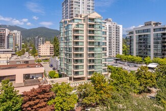 Plus de détails pour 140 E 14th St, North Vancouver, BC - Logement à vendre