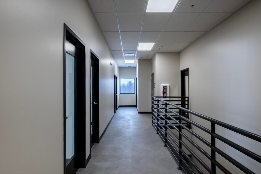 701 E Wayne St, Fort Wayne, IN à louer - Photo de l’immeuble – Image 2 sur 13