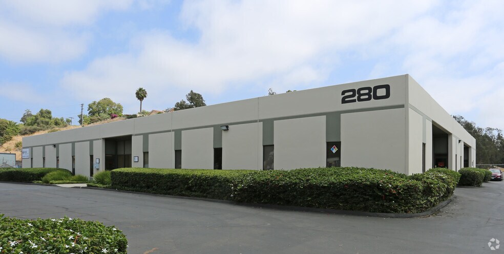 280 Trousdale Dr, Chula Vista, CA à louer - Photo de l’immeuble – Image 1 sur 10