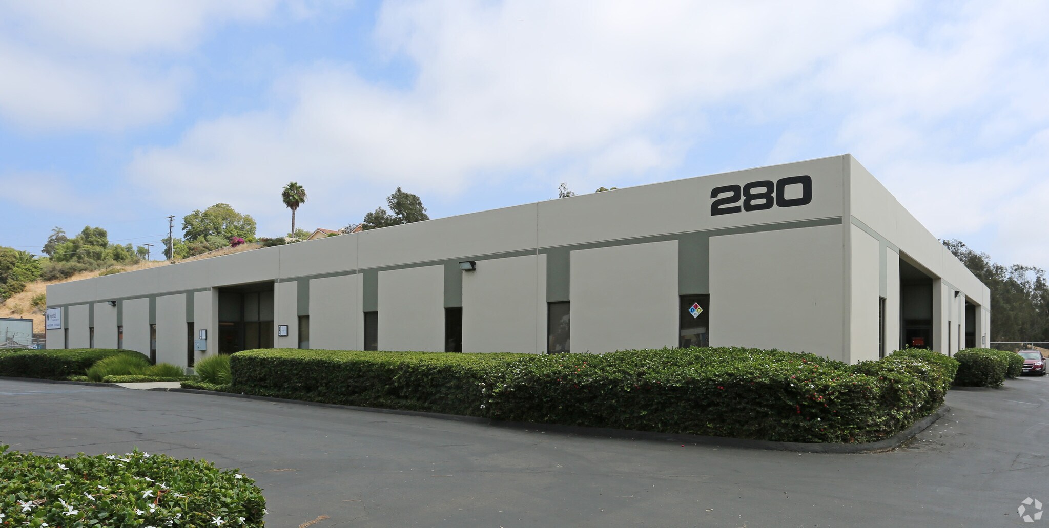 280 Trousdale Dr, Chula Vista, CA à louer Photo de l’immeuble– Image 1 sur 11