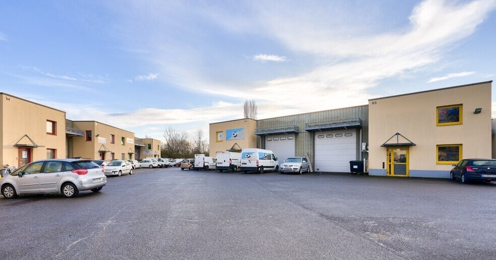 Industriel/Logistique dans Pontault-Combault à louer - Photo principale – Image 1 sur 1