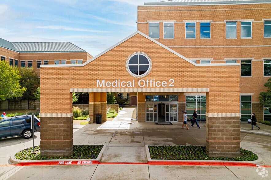 1105 N Central Expy, Allen, TX à louer - Photo de l’immeuble – Image 2 sur 12