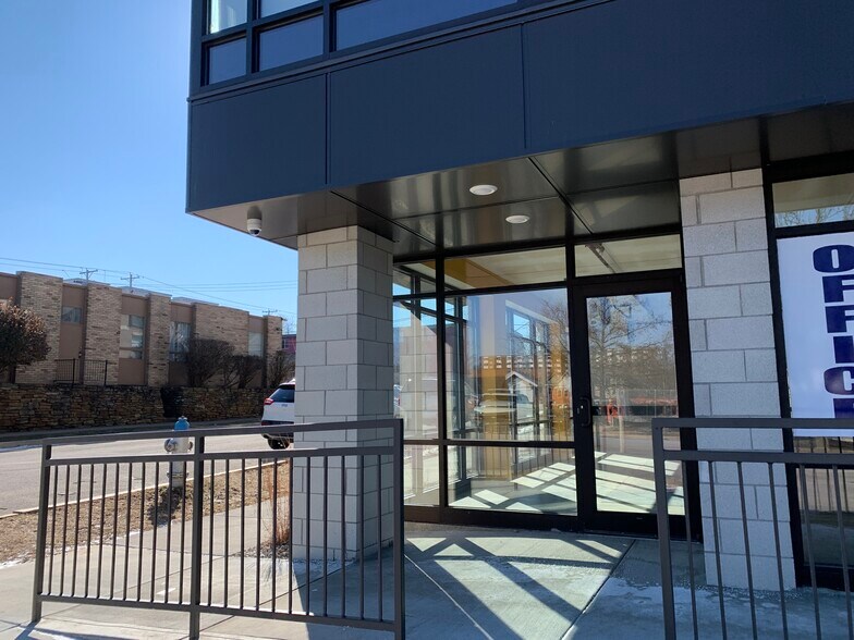 318 E 3rd St, Bloomington, IN à louer - Photo de l’immeuble – Image 2 sur 12