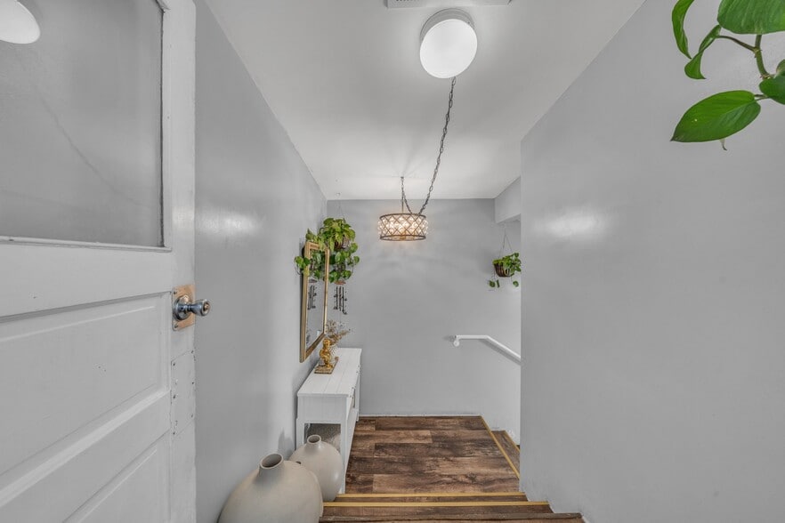 4843 Rosewood Ave, Los Angeles, CA à vendre - Photo intérieure – Image 2 sur 38