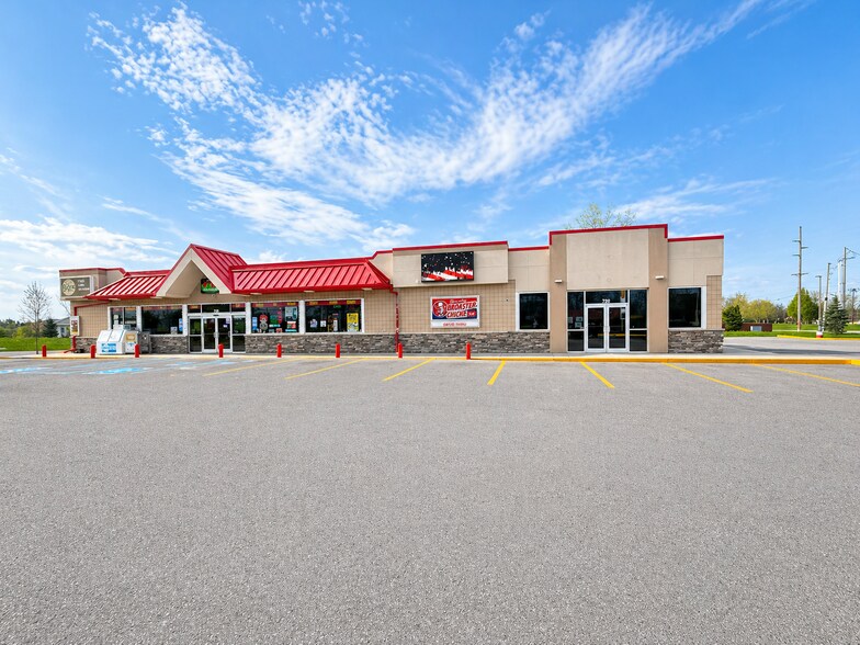 720 E Tillman Rd, Fort Wayne, IN à louer - Photo principale – Image 1 sur 4