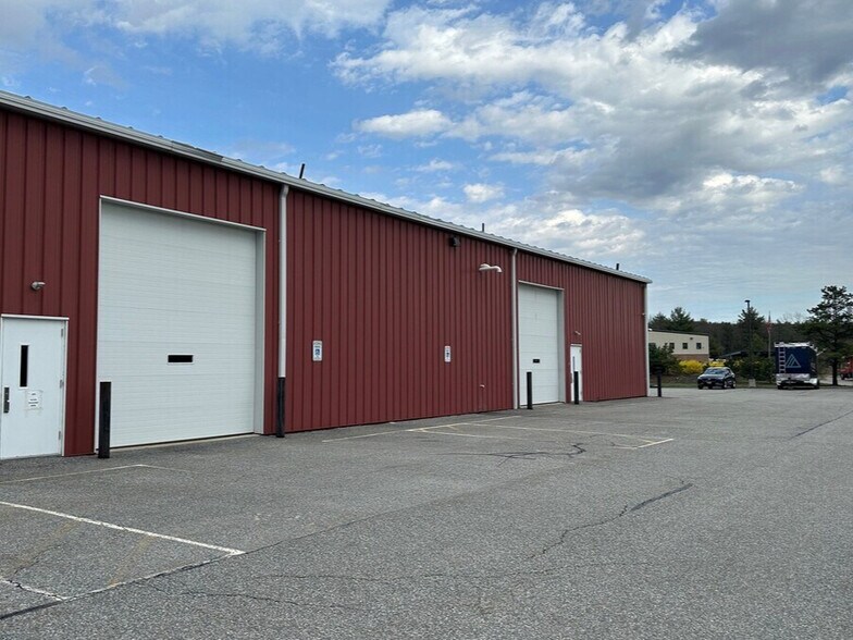 16 High St, Plainville, MA à louer - Photo de l’immeuble – Image 3 sur 9