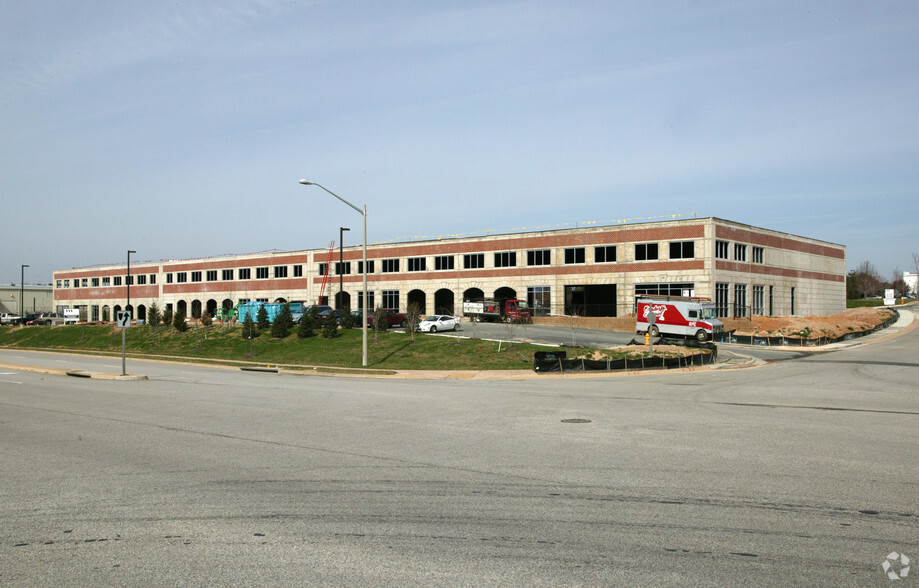 14000-14050 Crown Ct, Woodbridge, VA à louer - Photo de l’immeuble – Image 2 sur 8