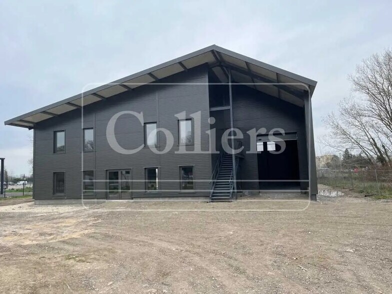 Local d'activités dans Bollène à vendre - Photo de l’immeuble – Image 1 sur 5