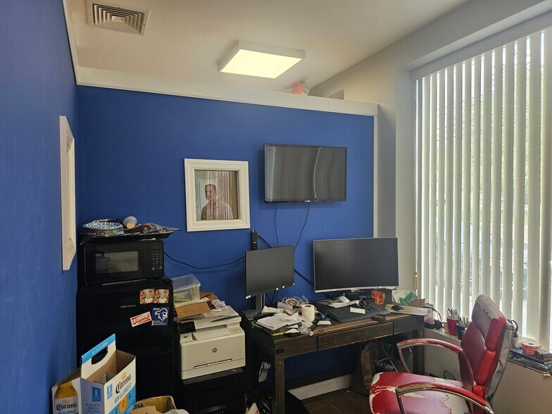 725-727 Lincoln Blvd, Middlesex, NJ à louer - Photo intérieure – Image 3 sur 8