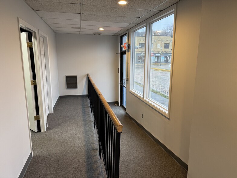 1101 5th Ave, Coraopolis, PA à louer - Photo intérieure – Image 3 sur 13