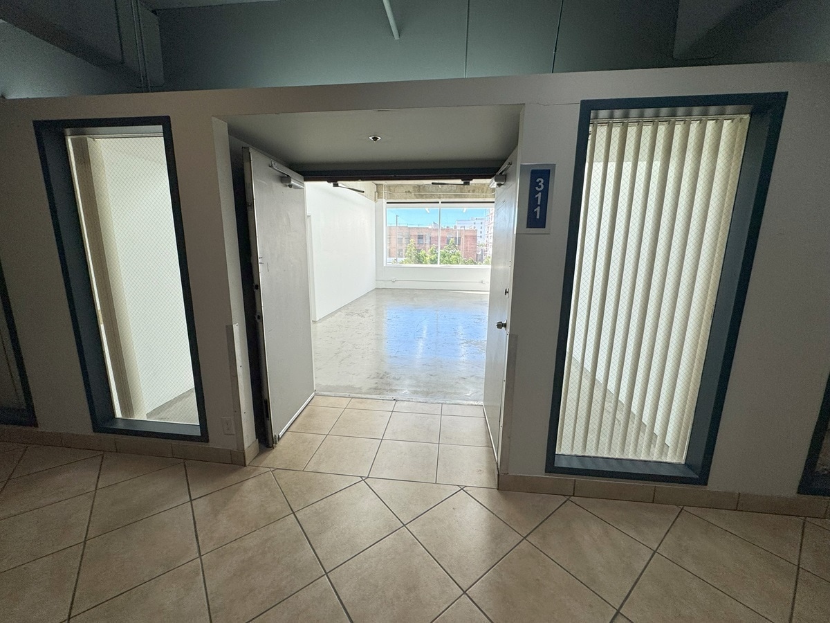 305 E 9th St, Los Angeles, CA à louer Photo intérieure– Image 1 sur 6