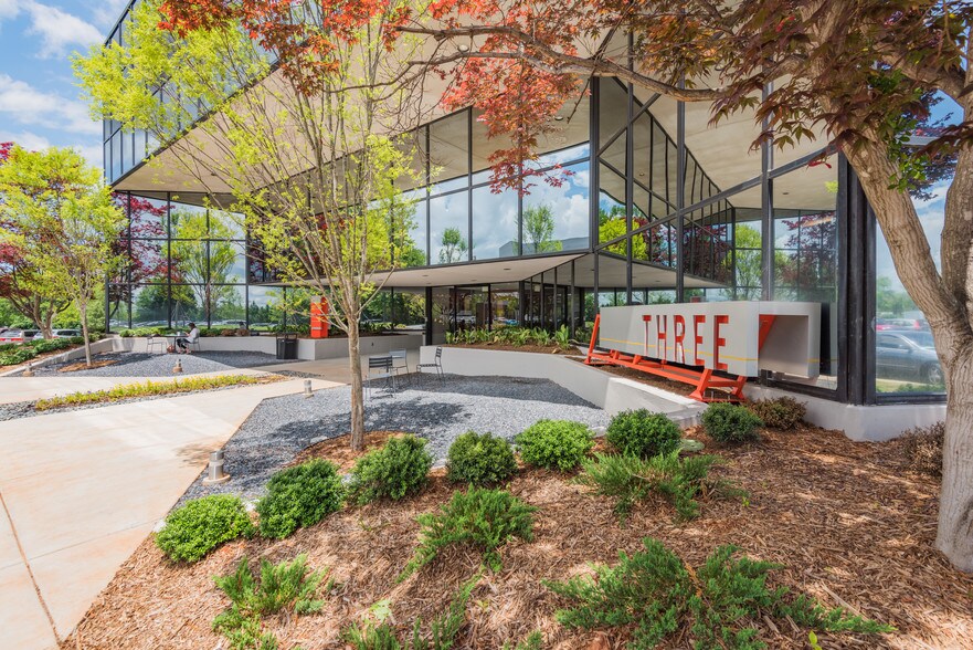 777 Lowndes Hill Rd, Greenville, SC à louer - Photo de l’immeuble – Image 2 sur 4