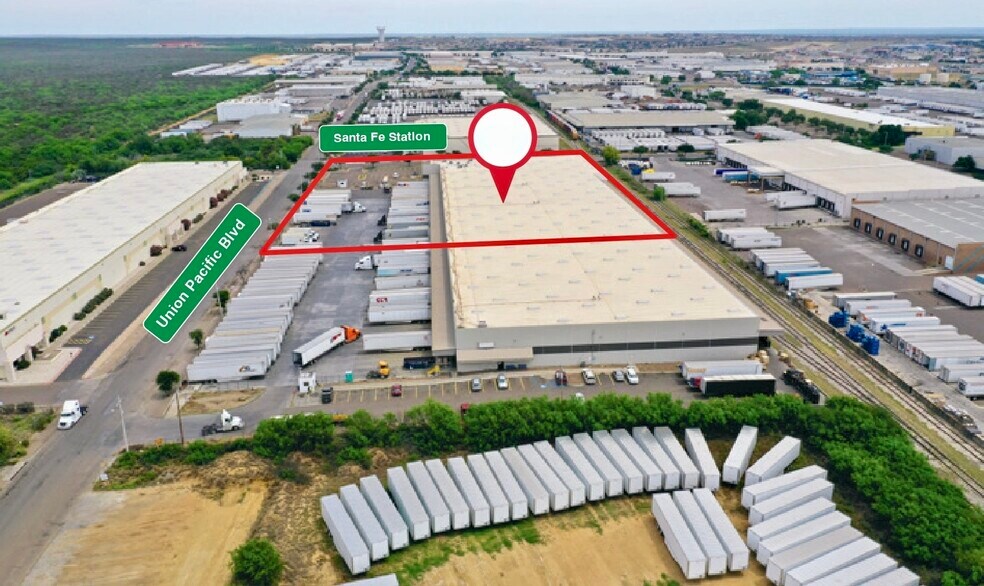 417 Union Pacific Blvd, Laredo, TX à louer - Photo de l’immeuble – Image 3 sur 10