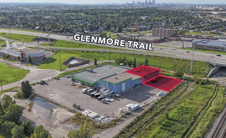 8476 27 St SE, Calgary, AB à louer - Photo de l’immeuble – Image 1 sur 6