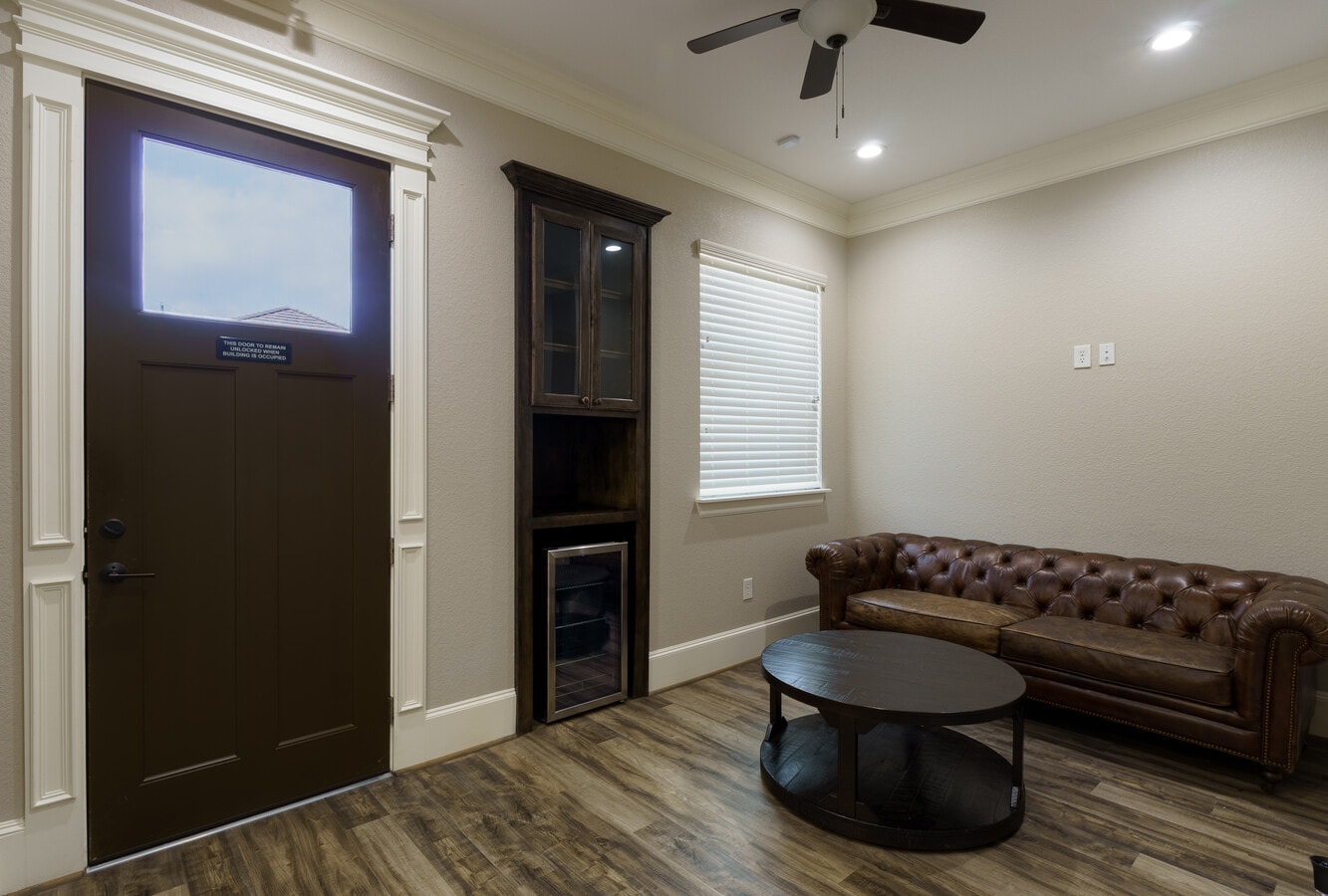 12243 Queenston Blvd, Houston, TX 77095 - Lot J -  - Photo intérieure - Image 2 of 18