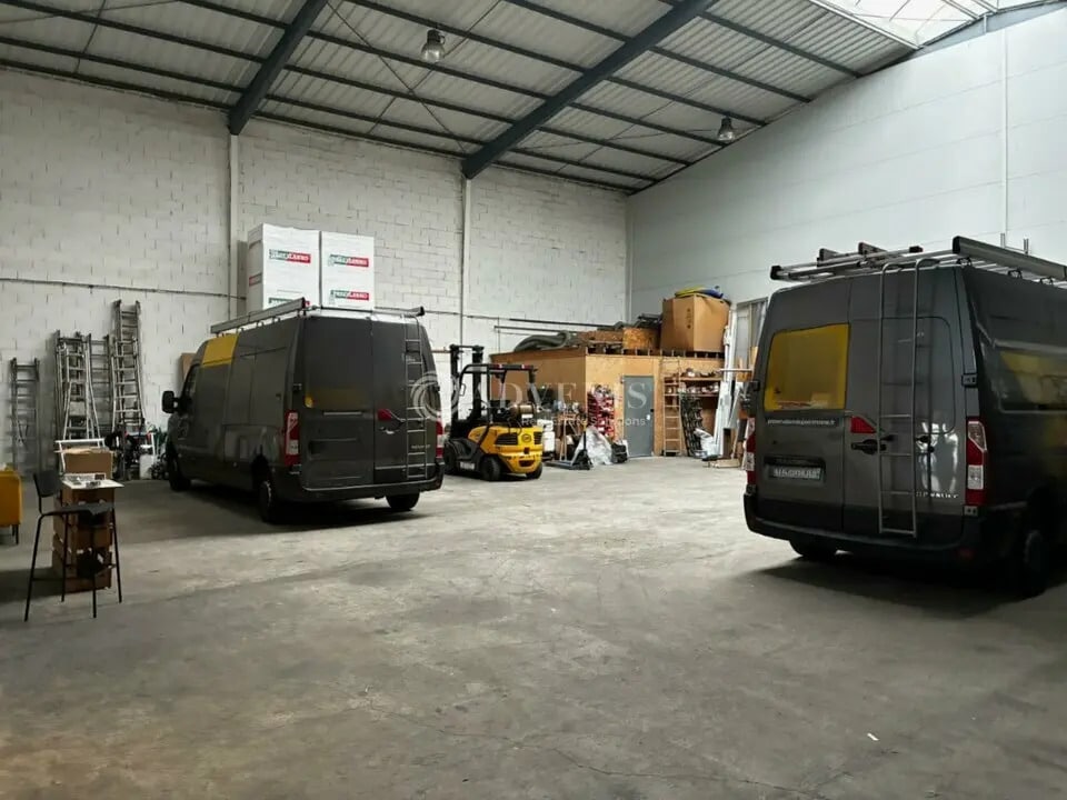 Local d'activités dans Joué-lès-Tours à vendre Photo intérieure– Image 1 sur 8