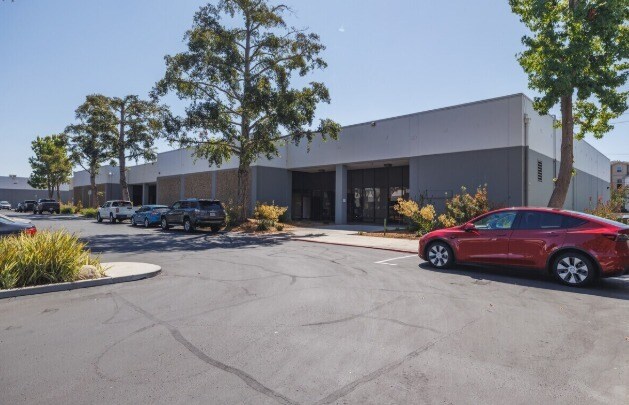 8829-8835 Complex Dr, San Diego, CA à louer - Numérisation 3D Matterport – Image 2 sur 4