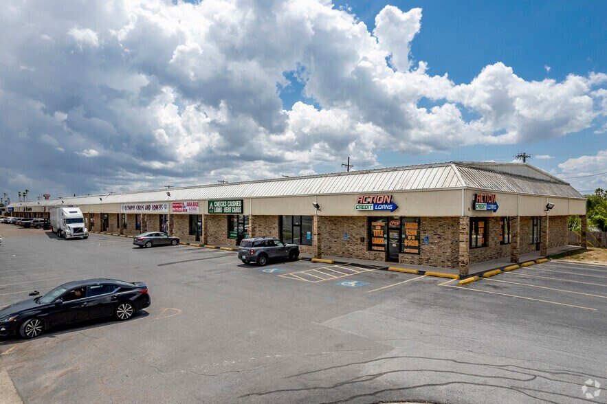 77 S Sunshine Strip, Harlingen, TX à louer - Photo principale – Image 1 sur 6