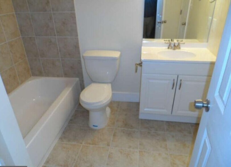 2109 Grove Pl, Landover, MD à vendre - Photo de l’immeuble – Image 2 sur 2