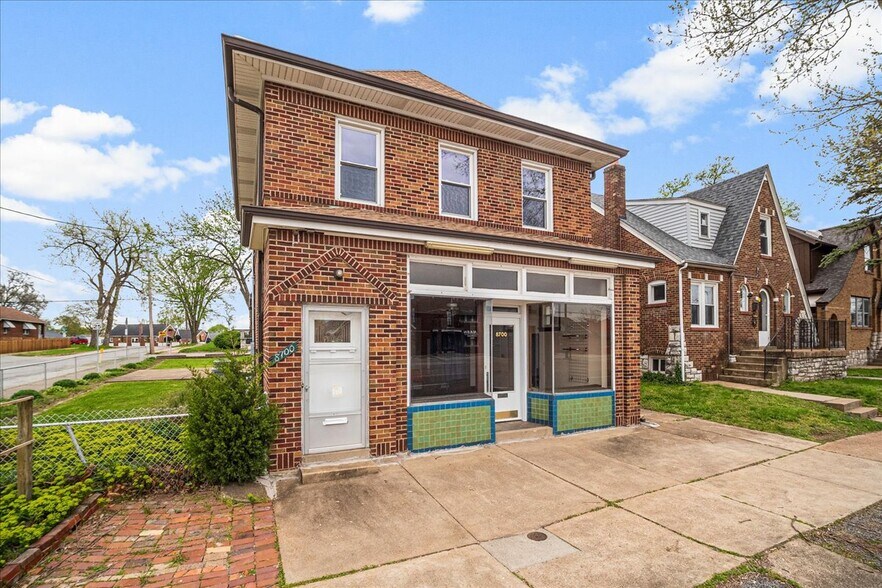 8700 Gravois Rd, Saint Louis, MO à vendre - Photo de l’immeuble – Image 3 sur 45