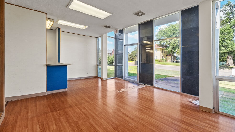 507 Hickory St, Texarkana, AR à vendre - Photo intérieure – Image 3 sur 22