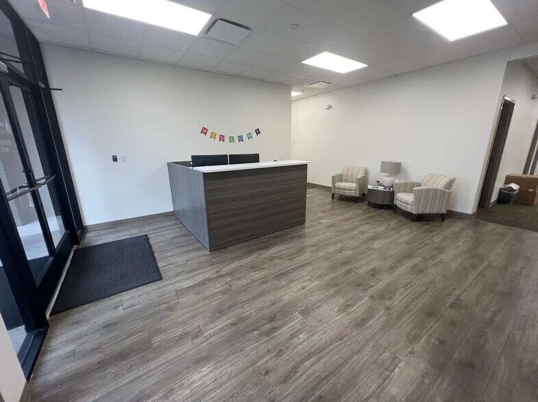 5215 Essen Ln, Baton Rouge, LA à louer - Photo de l’immeuble – Image 1 sur 14