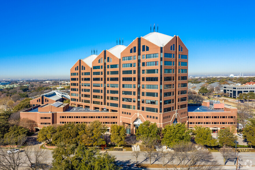 14131 Midway Rd, Addison, TX à louer - Photo principale – Image 1 sur 26