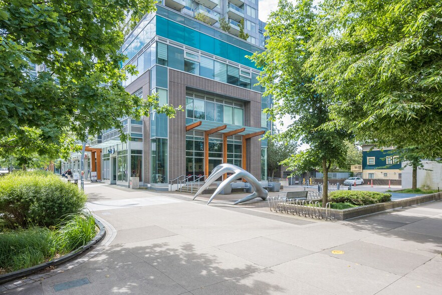 4388 Beresford St, Burnaby, BC à vendre - Photo de l’immeuble – Image 3 sur 7