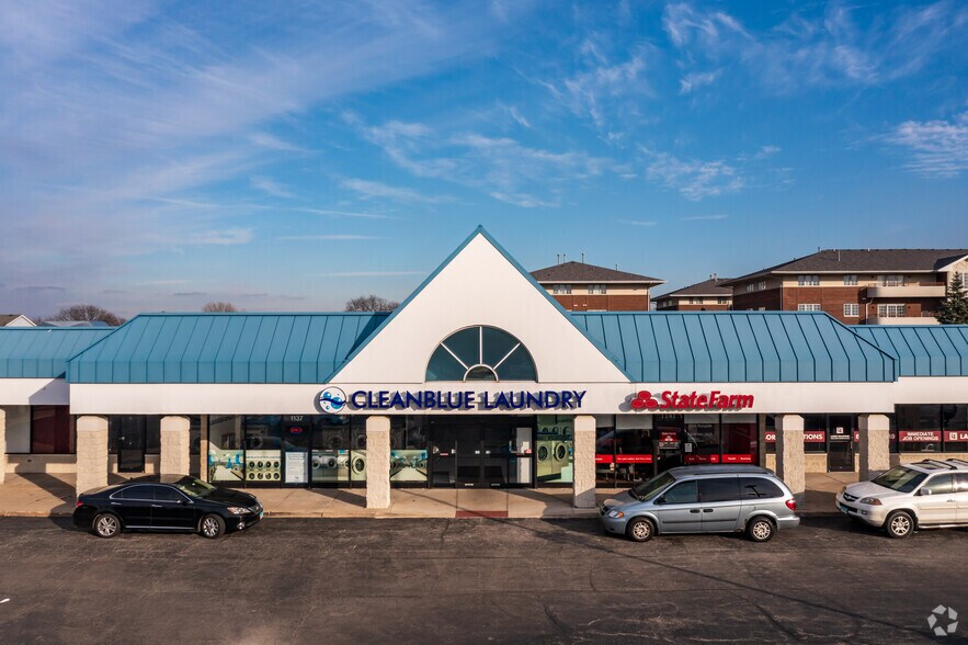 1111-1149 Fairview Ave, Westmont, IL à louer - Photo de l’immeuble – Image 2 sur 4