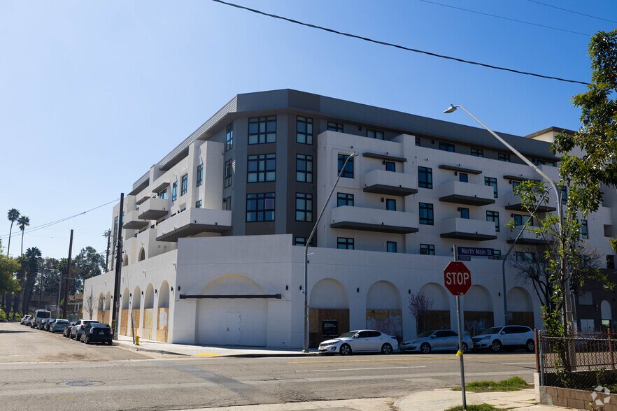 1829 N Hancock St, Los Angeles, CA à louer - Photo principale – Image 1 sur 4