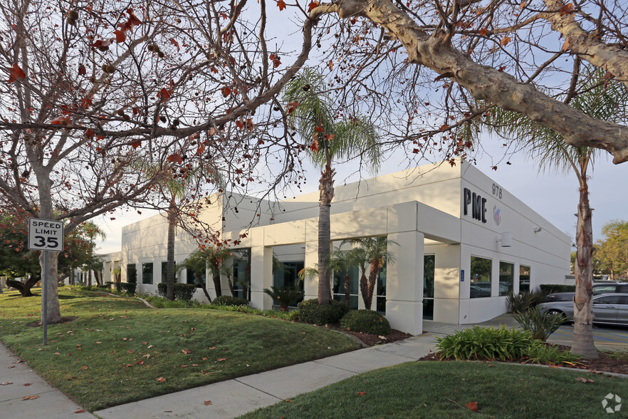 976 S Andreasen Dr, Escondido, CA à louer - Photo principale – Image 1 sur 22