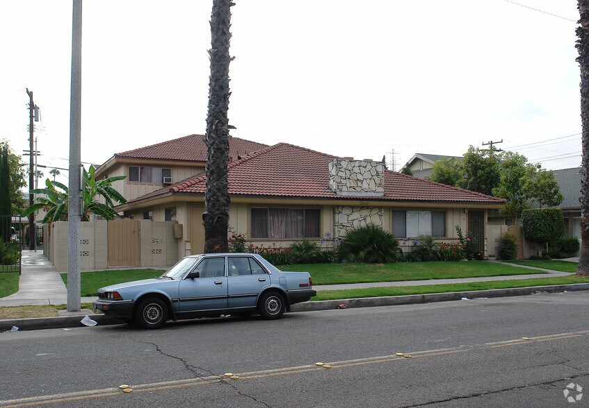 1606 S 9th St, Anaheim, CA à vendre - Photo de l’immeuble – Image 2 sur 2