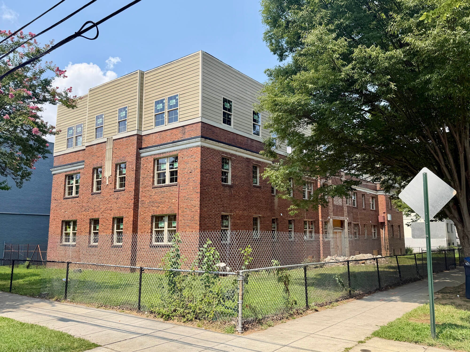 1525 19th St SE, Washington, DC à vendre Photo de l’immeuble– Image 1 sur 10