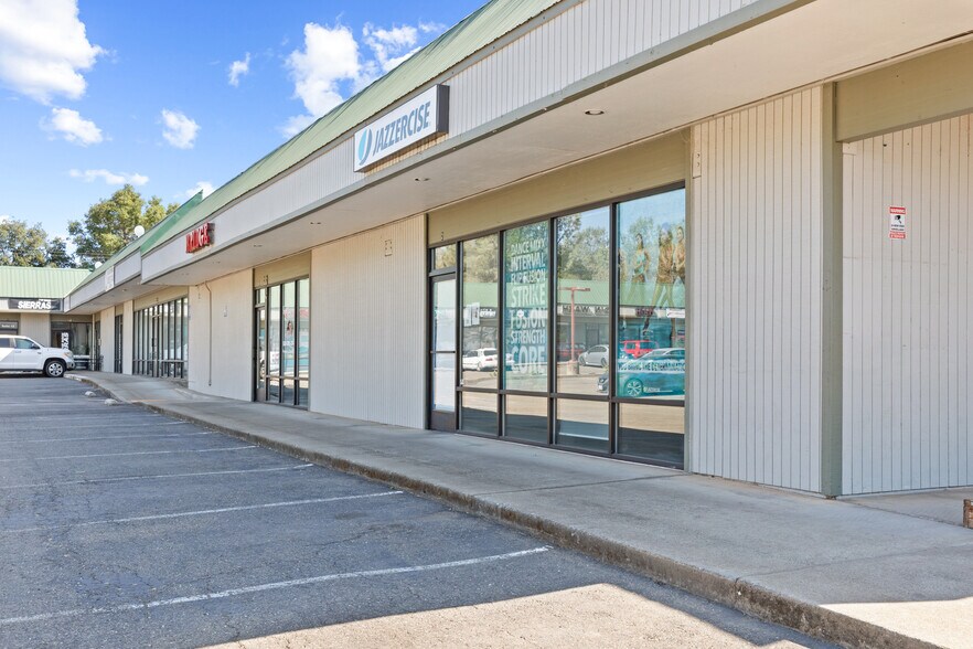 4050 Durock Rd, Shingle Springs, CA à louer - Photo de l’immeuble – Image 2 sur 13