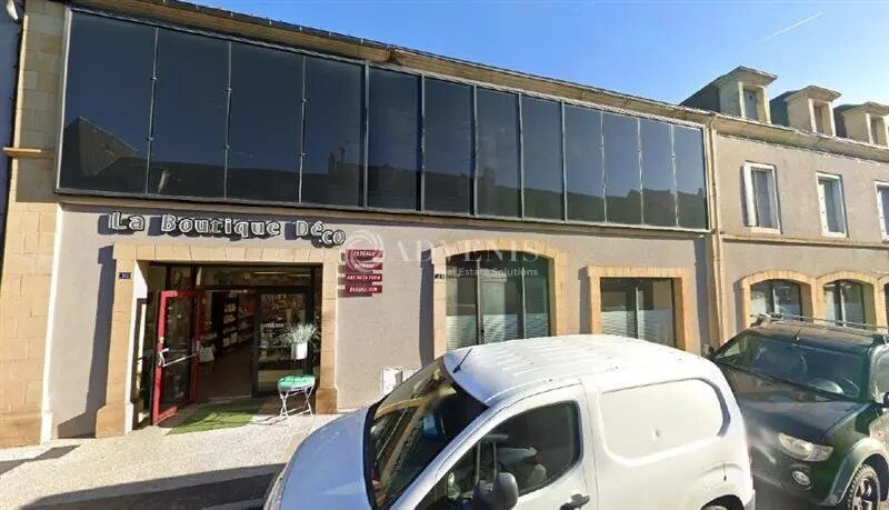 Local commercial dans Terrasson-Lavilledieu à louer Photo de l’immeuble– Image 1 sur 6