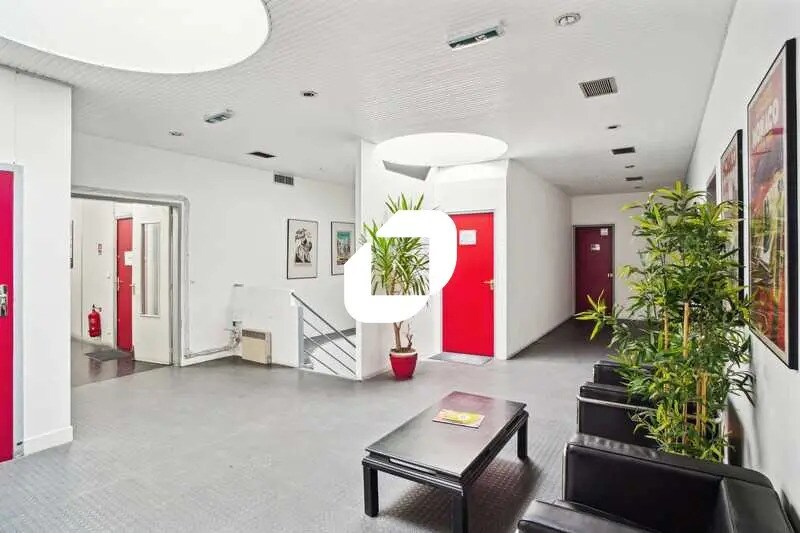 Local d’activités dans Chilly-Mazarin à louer - Photo de l’immeuble – Image 3 sur 18