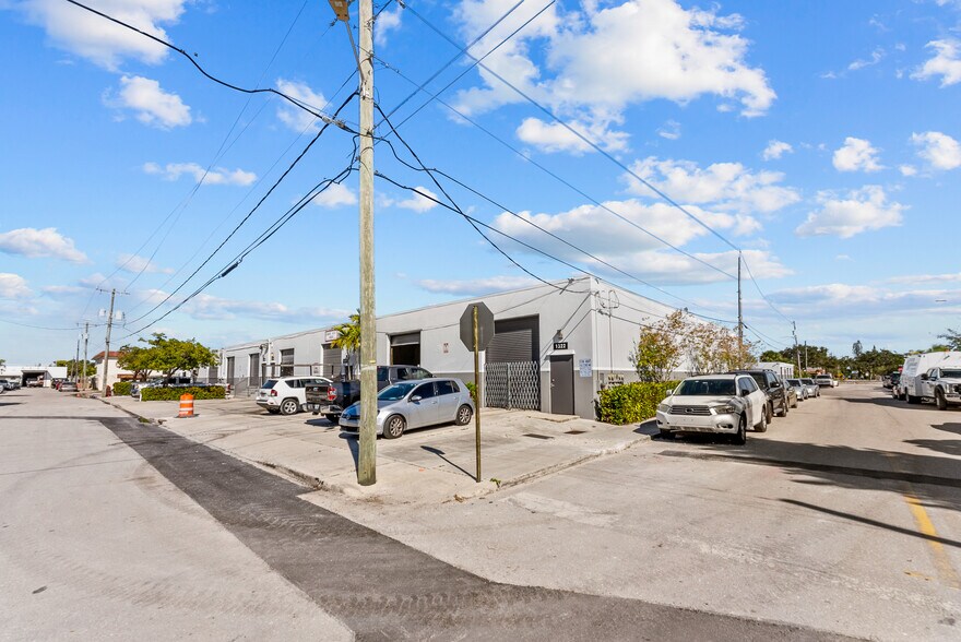 1318-1322 S J St, Lake Worth, FL à louer - Photo de l’immeuble – Image 3 sur 4