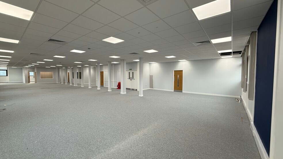 Works Rd, Letchworth Garden City à louer - Photo de l’immeuble – Image 2 sur 5