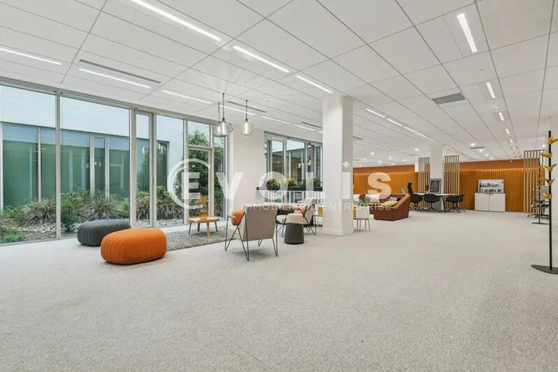 Bureau dans Fontenay-sous-Bois à louer - Photo de l’immeuble – Image 3 sur 11