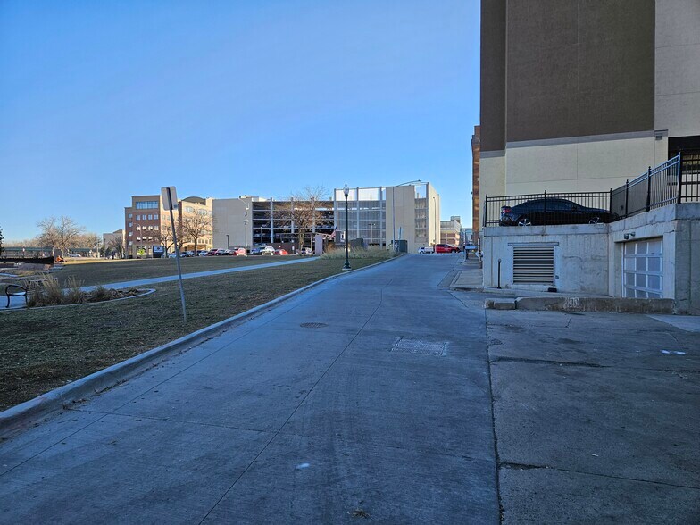 120 N Phillips Ave, Sioux Falls, SD à louer - Photo de l’immeuble – Image 2 sur 8