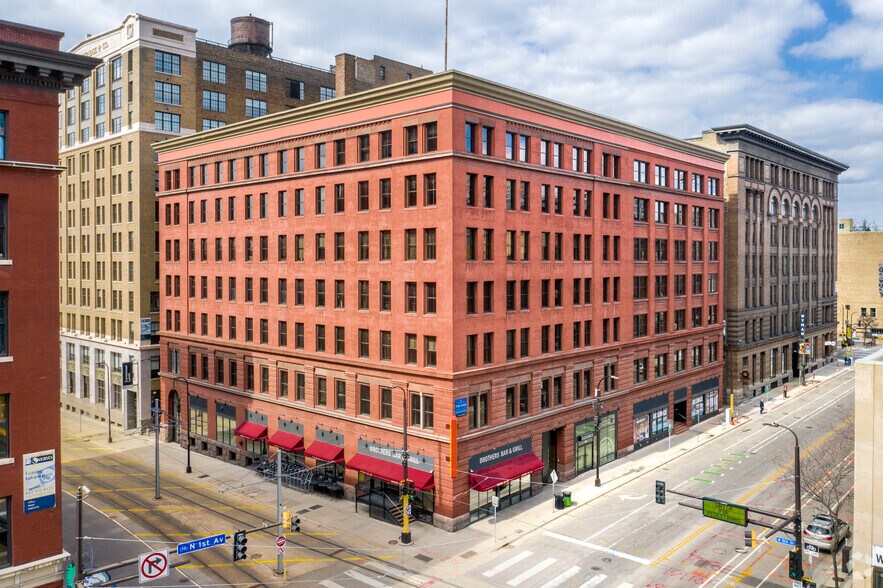 Downtown Warehouse District, Minneapolis, MN à louer - Photo de l’immeuble – Image 1 sur 22
