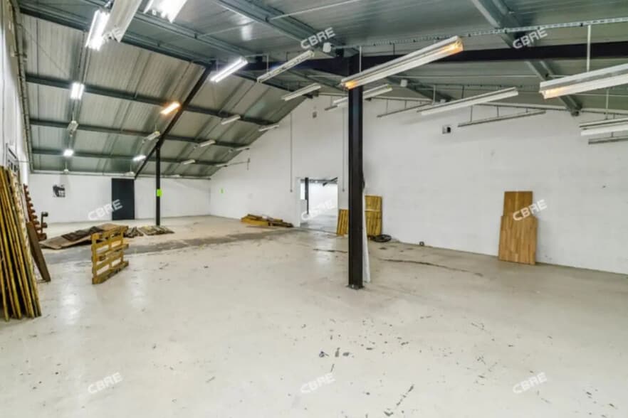 Local d'activités dans Septeuil à vendre - Photo intérieure – Image 2 sur 10