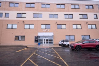 4433 Genesee St, Cheektowaga, NY à louer Photo intérieure– Image 1 sur 26