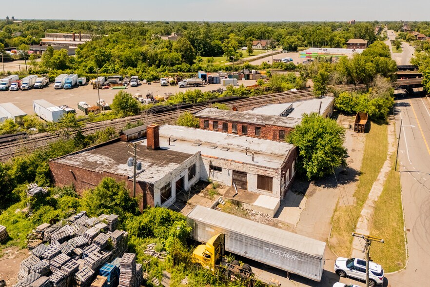 1059 W Grand Blvd, Detroit, MI à vendre - Photo de l’immeuble – Image 3 sur 9