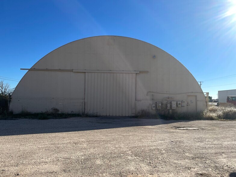 103 E 1st St, Idalou, TX à louer - Photo de l’immeuble – Image 3 sur 12