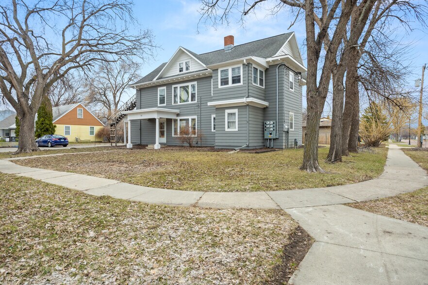 826 21st St S, Fargo, ND à vendre - Photo de l’immeuble – Image 3 sur 9