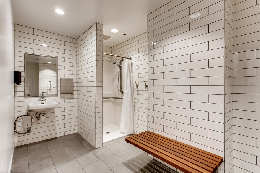 310 SW 4th Ave, Portland, OR à louer - Photo intérieure – Image 2 sur 17