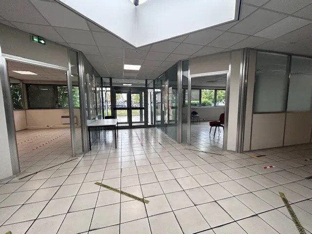 Local d’activités dans Sevrey à louer - Photo de l’immeuble – Image 3 sur 7