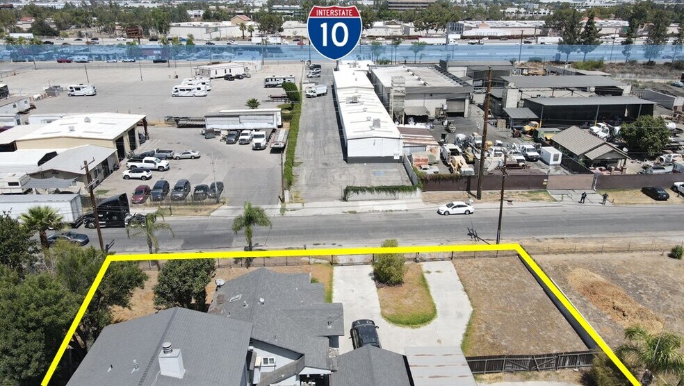 565 E Caroline St, San Bernardino, CA à vendre - Photo de l’immeuble – Image 2 sur 4