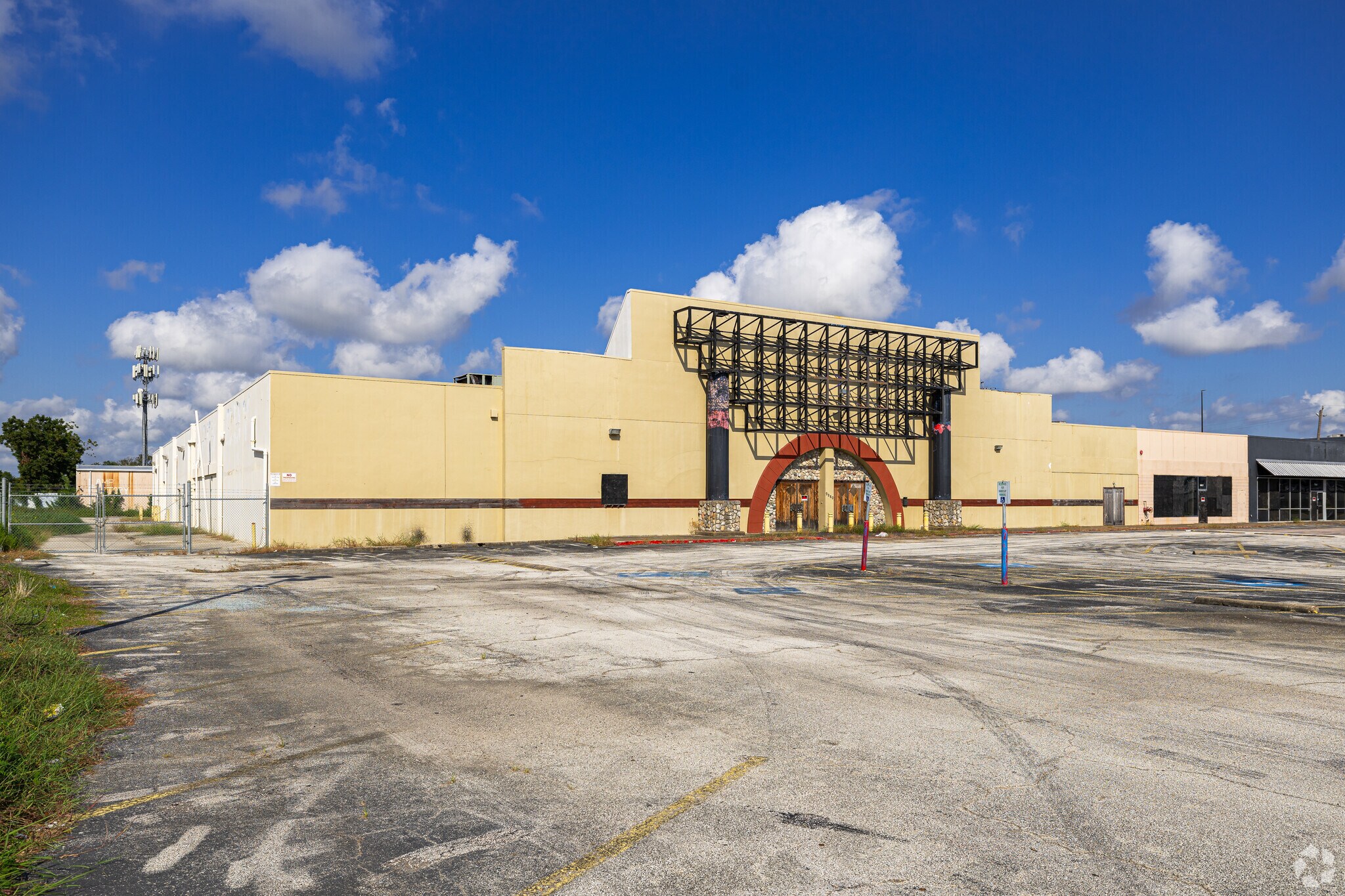 9960 Kleckley Dr, Houston, TX à louer Photo principale– Image 1 sur 8
